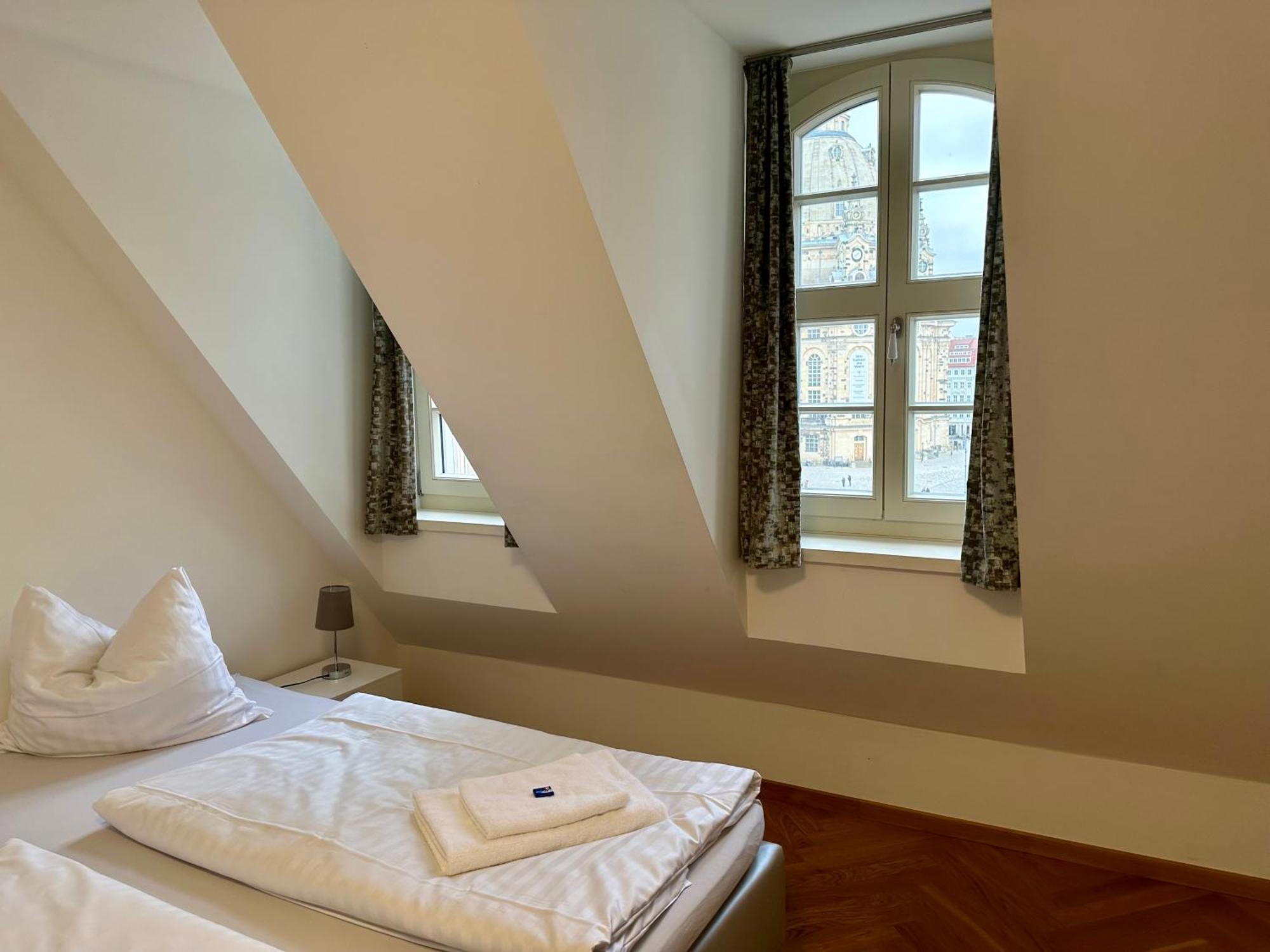 Exklusives Apartment Mit Einmaligem Blick Zur Frauenkirche - Parkplatz Kostenfrei เดรสเดน ภายนอก รูปภาพ