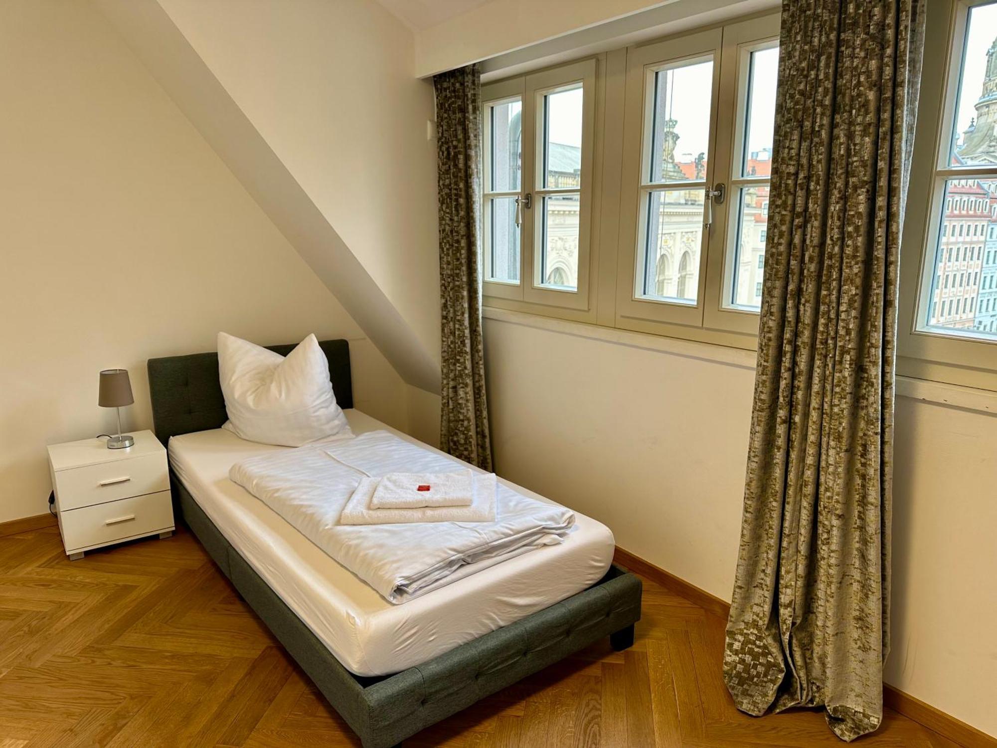 Exklusives Apartment Mit Einmaligem Blick Zur Frauenkirche - Parkplatz Kostenfrei เดรสเดน ภายนอก รูปภาพ