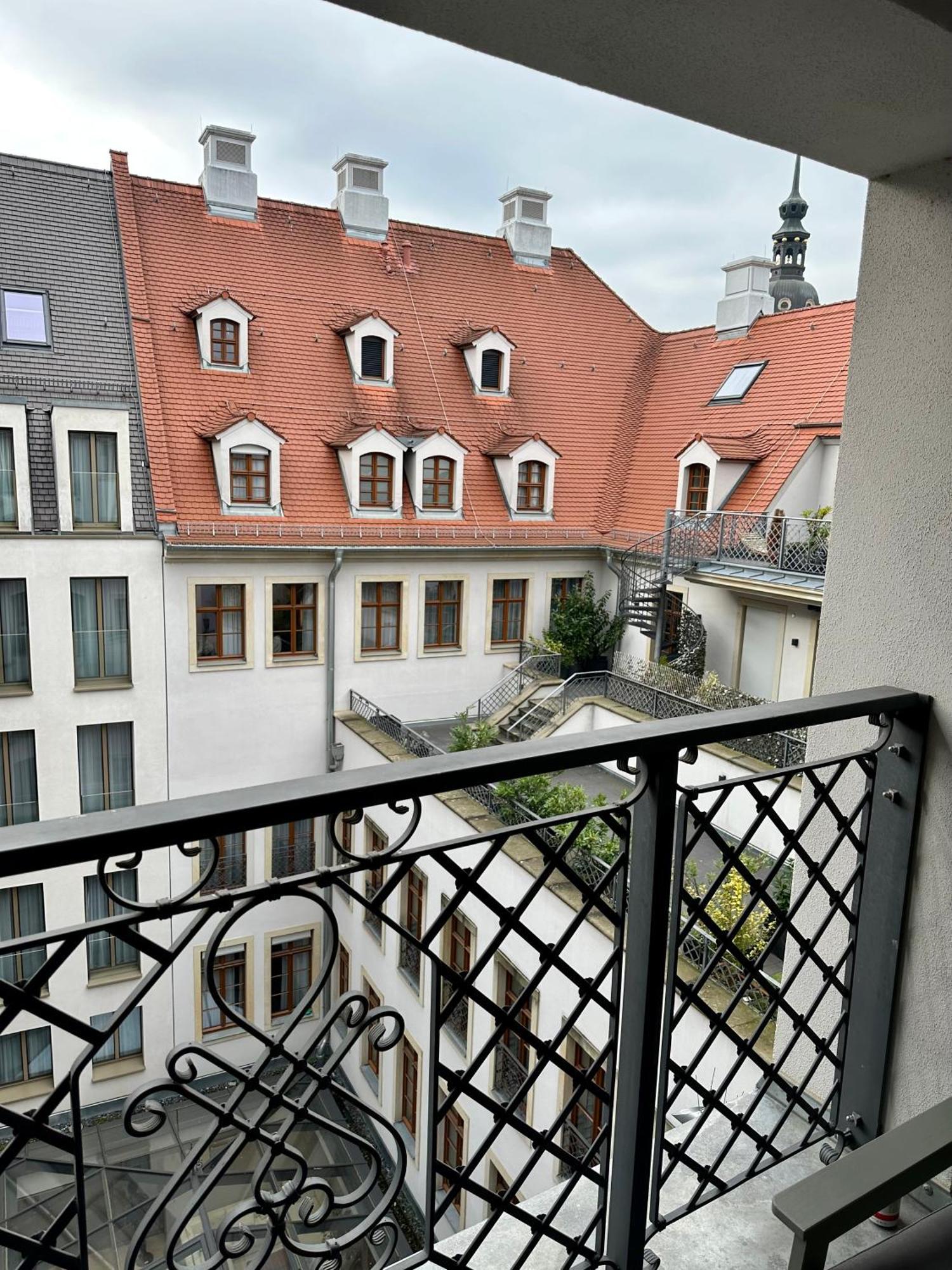 Exklusives Apartment Mit Einmaligem Blick Zur Frauenkirche - Parkplatz Kostenfrei เดรสเดน ภายนอก รูปภาพ