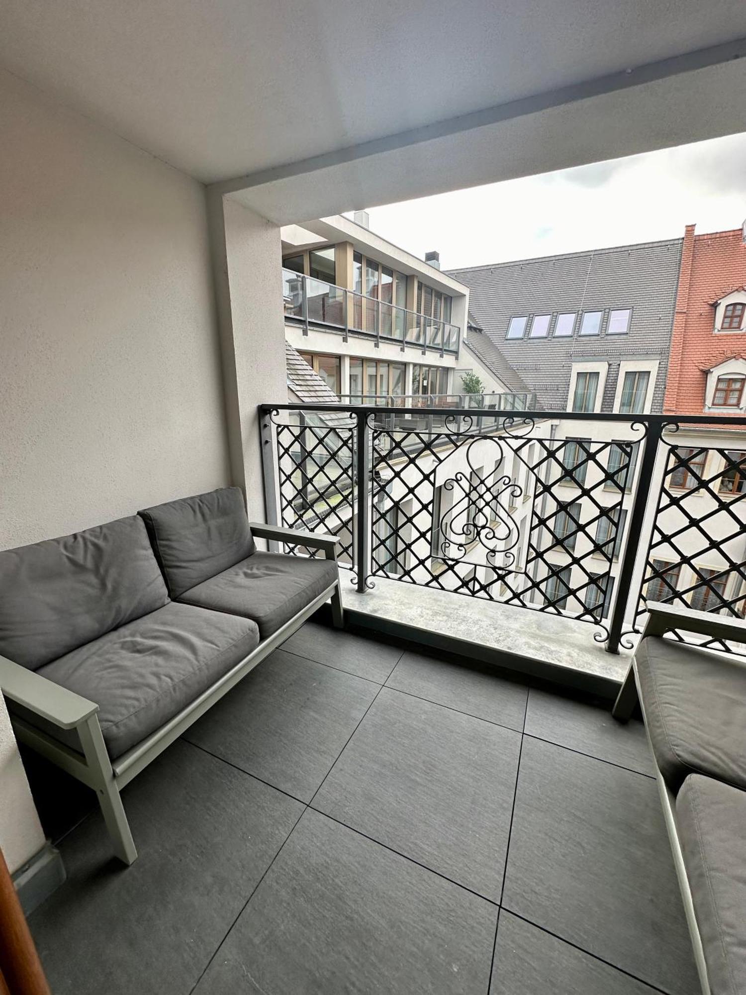 Exklusives Apartment Mit Einmaligem Blick Zur Frauenkirche - Parkplatz Kostenfrei เดรสเดน ภายนอก รูปภาพ